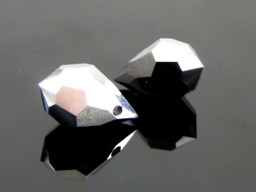 Preciosa® pendant MC Drops 681 1H 6x10mm Jet Labrador Half