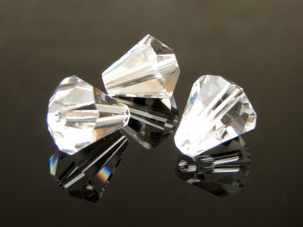 MC Perle padáček 11x10mm Crystal